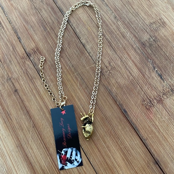 Anatomical heart necklace - Picture 5 of 8